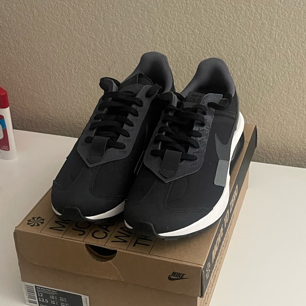 Nike Air Max Pre Day Mens Size 12, NWOT